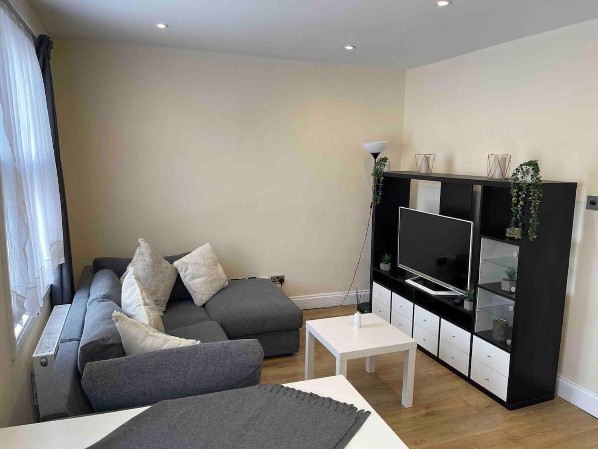 Quiet And Cozy 2 Seperate Bedrooms And 2 Bathroom With Terrace Londra Esterno foto